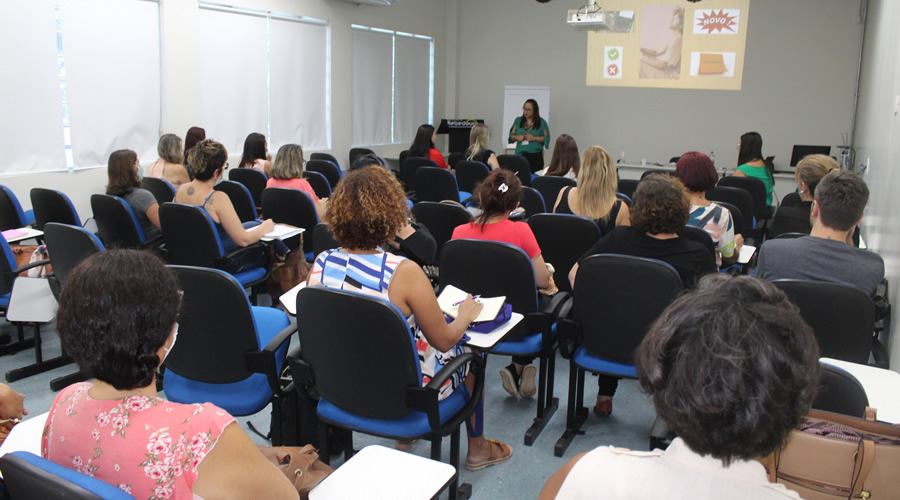 SEMEB prepara educadores para início do ano letivo